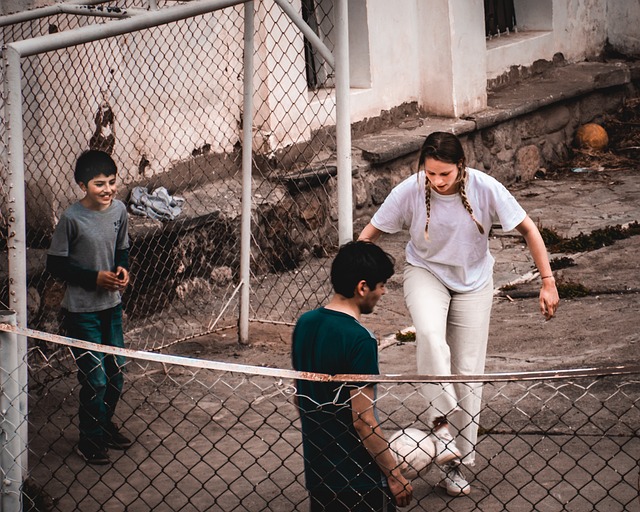 作是否与他 作是否与他